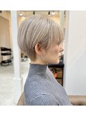 【刈り上げショート ホワイトブロンド】