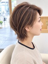コキュウ(co-kyu)&nbsp;ハイライト＋白髪ぼかし　くびれショートボブ　顔まわりレイヤー