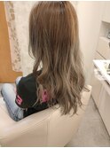 ミディアムヘアーのバレイヤージュ☆シルバー+ベージュ♪