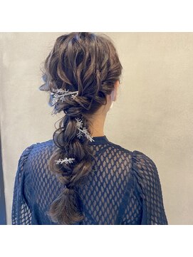 ヴィーヴォ 天六店(VIVO) 【VIVO】西屋綾香 結婚式 二次会 ヘアセット 編みおろしアレンジ