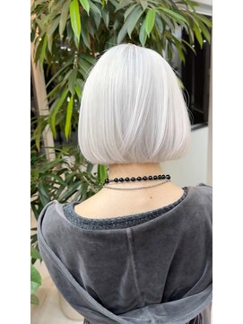 イエナ 渋谷(IENA) ホワイトカラー  水色カラーインナーカラーダブルカラーブリーチ