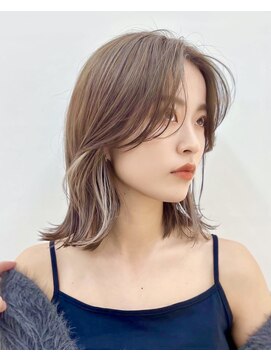 アフロートリノ(AFLOAT Leino) 小顔ヘルシーレイヤースタイル透明感カラー【修】20代30代40代