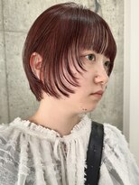 サクラ オモテサンドウ(SAKURA) ウルフショート×ぱっつん前髪　レッドブラウン　表参道美容院