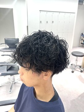 スイ 松戸(SUI) 刈り上げマッシュ×シャドウパーマ