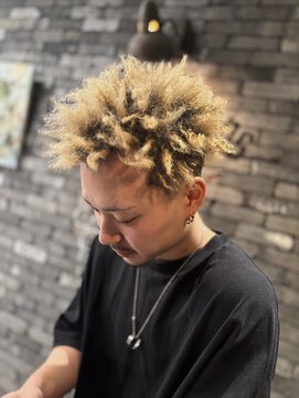 フォーコーナーズカットショップスリーセント 栄(FourCornersCutShop 3/cent) スパイキーアフロ