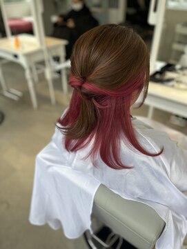 アイディアー スタジオコウベ(i-Dear studio Kobe) インナーカラー×ルビーレッド×ハーフアップ