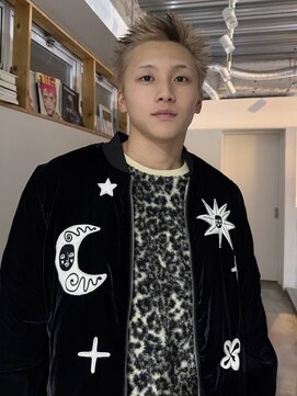 PARKiiiNG 心斎橋　ブリーチ/ダブルカラー/パーマ/メンズ【パーキング】 刈り上げセンターパート