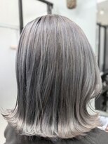 ヘアースタジオ ジェイワン(hair studio J ONE)&nbsp;20代30代/ミディアム/外ハネ/ハイライト/アッシュグレー