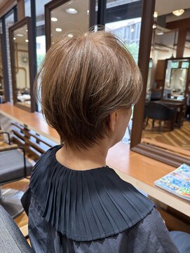 ドゥワドフェパッソ(Doigt de fee passo) 丸みと軽さの大人くびれショート