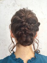 無造作なねじり編みアレンジ☆