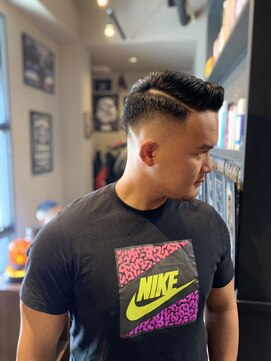 バーバー スタジオ ラフテル(Barber Studio RAFTEL) 七三スキンフェードスタイル