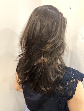 ヘアーブリーズ(hair breeze) 20代30代大人かわいい華やかレイヤー外ハネくびれセミディ