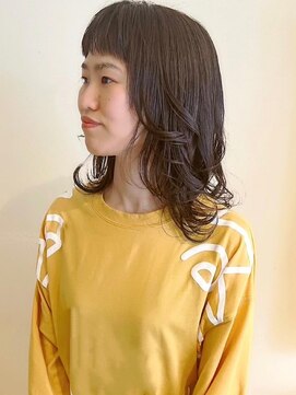 トップヘアー アヴェニュー 刈谷(TOPHAIR Avenue) フワッと風を纏うミディアムレイヤースタイル/ぱっつん前髪