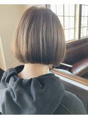 切りっぱなしボブ_内巻きボブ_ブリーチ無