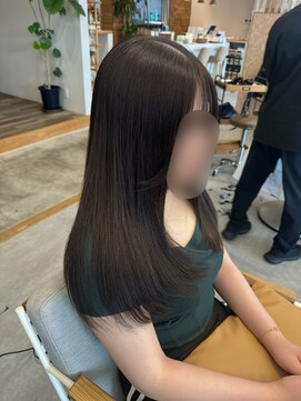 ブローチェラウカ(Broche lauka) レイヤーカット×グレージュ