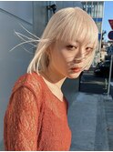 金髪ボブホワイトブロンドブロンドボブハイトーンボブモモヘア
