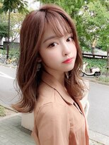 ラルユー 金山(LallYou)&nbsp;ホワイトグレージュ後れ毛が可愛い顔周りレイヤーミニウルフ