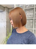 透明感グレージュ切りっぱなしボブ顔周りレイヤーケアブリーチ