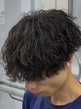 オーバル ジングウマエ(OVARL jingumae) 波巻き縦落ちミックスメンズパーマ