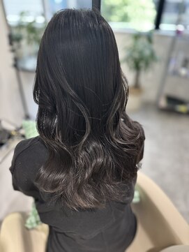 レヴリー(reverie) 韓国風くびれレイヤーダークグレー20代30代小顔レイヤー美髪