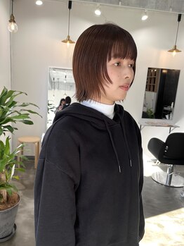 一度きりの美しさでなく、ずっと美しさを維持できるカットライン＊伸びても綺麗なフォルムが長く続きます＊