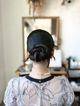 美しさはシンプルなタイトスタイル