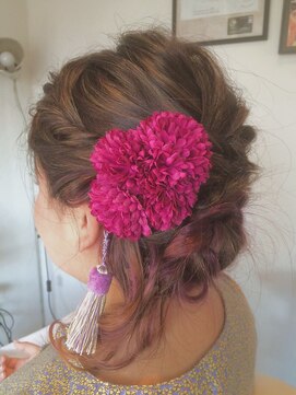 ルーナ ヘアラウンジ(Luuna hair lounge) 編み込みツイスト