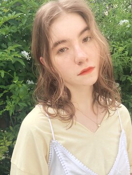 クーエフー(coo et fuu) ミルクティーベージュと鎖骨ミディアムヘア