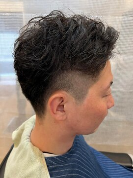 メンズサロン エクシア ツーブロフェードスタイル×アッシュブラック×30代/40代