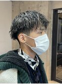 ツイストスパイラルパーマメンズマッシュツーブロック刈り上げ