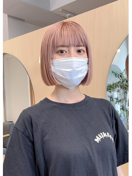 スタン 渋谷(Stam) ピンクベージュペールピンク切りっぱなしボブハイトーンブリーチ