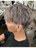 ホワイトメッシュ×波巻きパーマ