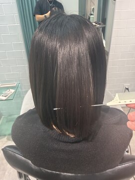 レリンク 横浜西口(LeLink) 艶とまとまりを叶える縮毛矯正スタイル