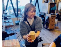 出来るだけくつろいで頂くため、カフェの様な落ち着く雰囲気に。