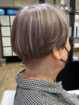 ジュイール(jouir)&nbsp;三鷹ショートボブくびれショートイルミナカラー顔周りレイヤー