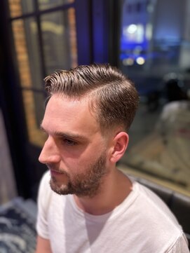 スキンフェードツーブロック刈り上げジェットモヒカンマンバン