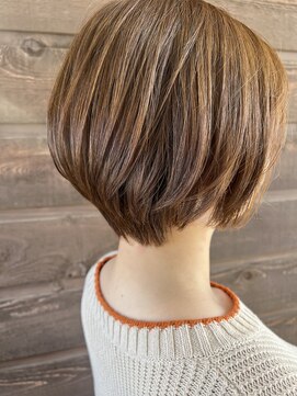 ジラフ(giraffe) 美骨格ショート×艶髪カラー×小顔カット20代30代40代50代