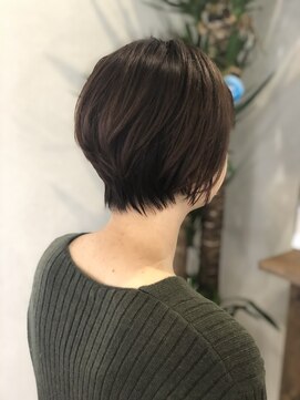 シキ(C key) ショートボブ