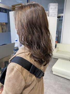 ジーニー 横浜(giinii) giinii_渋谷良太_モテ髪ミディアム_コテ巻き風_デジタルパーマ