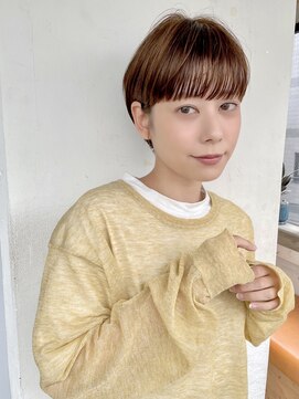 スー 渋谷(suu) 大人かわいいマッシュベリーショート耳かけベージュ丸み前下がり