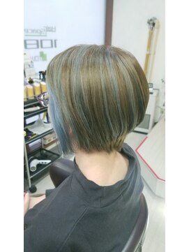 ヘアースペーストワ(Hair Space 108) デザインカラー：アッシュグレー。グラボブ☆
