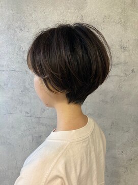 ブロッサム 東久留米店(Blossom) 20代30代40代イヤリングカラー耳掛け丸みショートストレート小顔