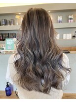 トラ バイ プティパ(Tora by petit pas)&nbsp;☆バレイヤージュシルバーカラー☆