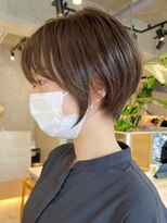 エリマ  茅ヶ崎(elima)&nbsp;ショートカットショートボブミルクティーベージュカラー前髪なし