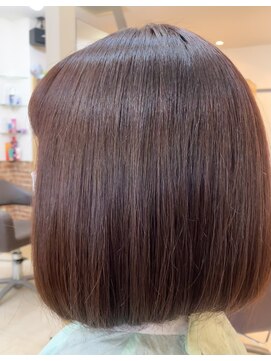 カットハウス はさみの部屋 ふんわりボブ/イングラ/ローレイヤー/ローズピンク/前髪あり