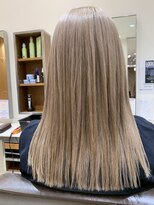 ピークアブー アヴェダ アトレ恵比寿(PEEK-A-BOO AVEDA) ホワイトベージュ ロング