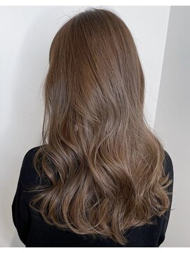 ユキオ ダル(Yukio Dal) 大人美人艶カラーベージュ小顔カット透明感レイヤーロング