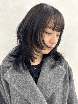 ツキ 横浜店(tuki) ミディアムウルフレイヤーカット