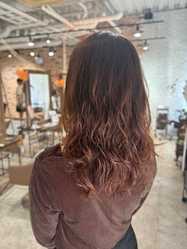 スペックホルダー(Spec Holder) レディースロング×スパイラルパーマ11.3暗めカラー