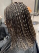 シャルムバイケンジ(Charm.by KENJE)&nbsp;銀座白髪ぼかしハイライトバレイヤージュブリーチグレージュ白